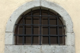 okno v zakristijo