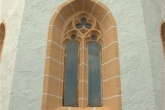 gotsko okno v prezbiteriju