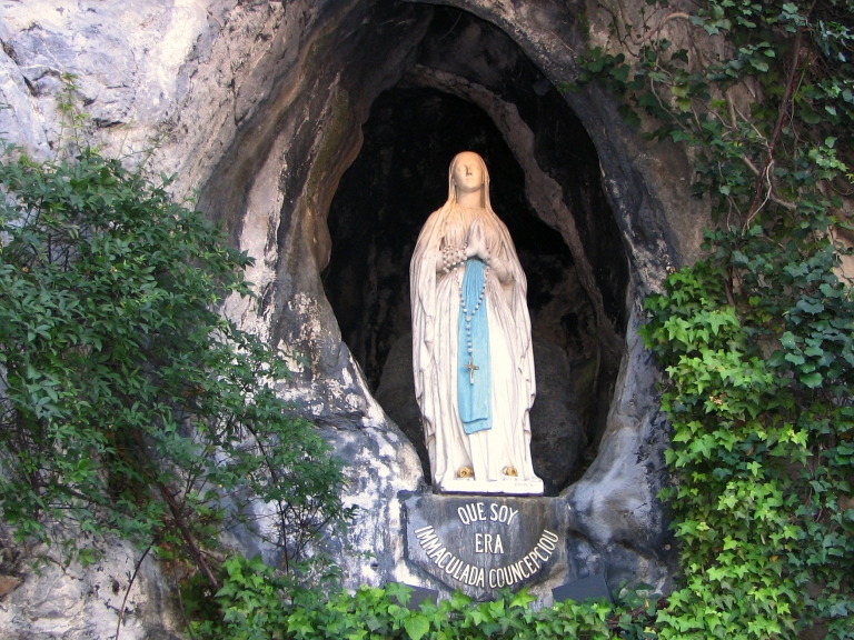 Lurška-mati-Božja-M